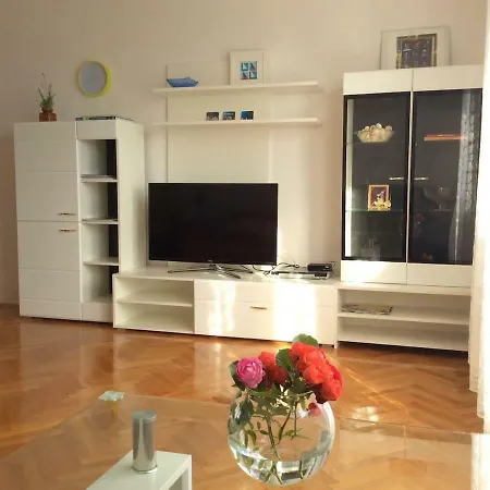 Little Olive Apartment